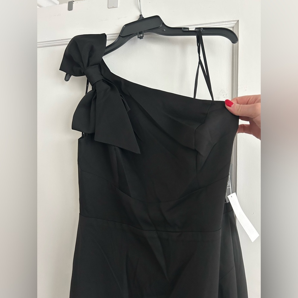 Elegant Black Sleeveless Dress - Picture 5 of 10